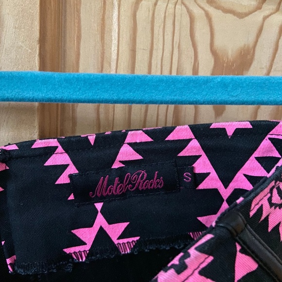 Motel Rocks Shorts - Picture 2 of 4